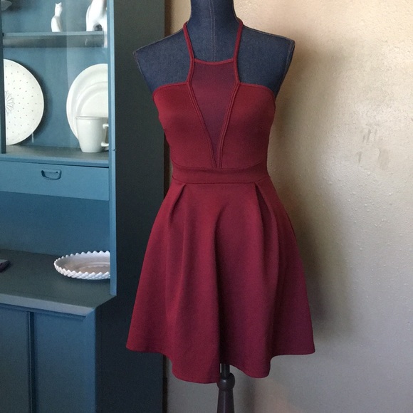 🌷 Burgundy Halter Dress with Mesh Detail - Picture 2 of 5